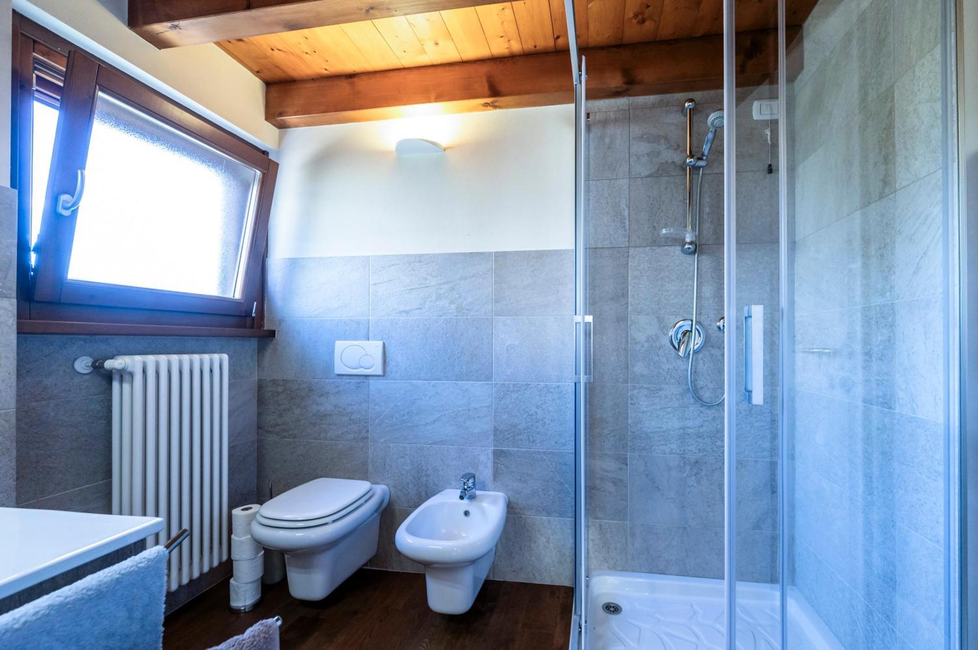 Iseo Lake Villa Con Vista Lago E Piscina Costa Volpino Exterior photo